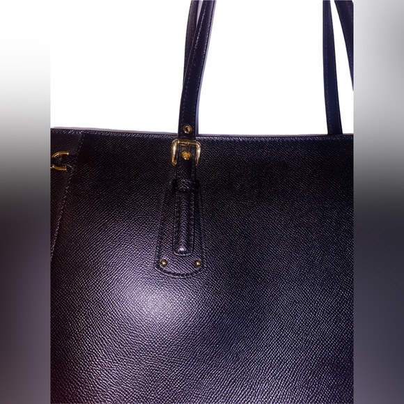Michael Kors Large Voyager LOVE Tote - Picture 10 of 12